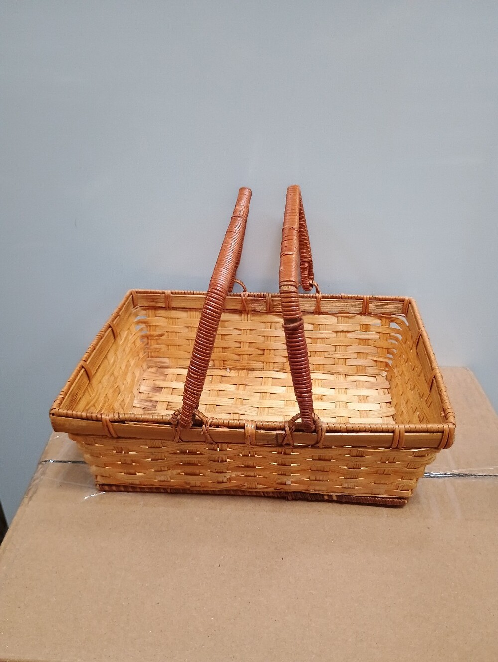VINTAGE Art Deco Woven Rectangular Picnic Basket Tote in Honey Brown - SMALL
